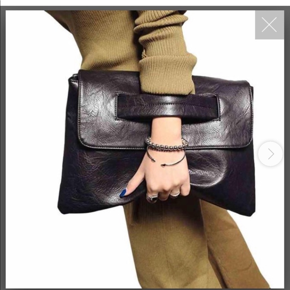 Black envelope purse